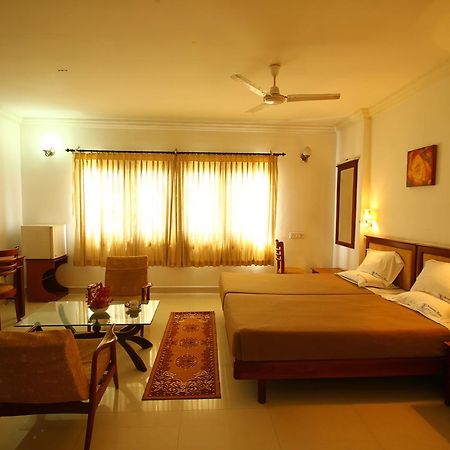 Sea Queen Hotel Kozhikode Exterior foto